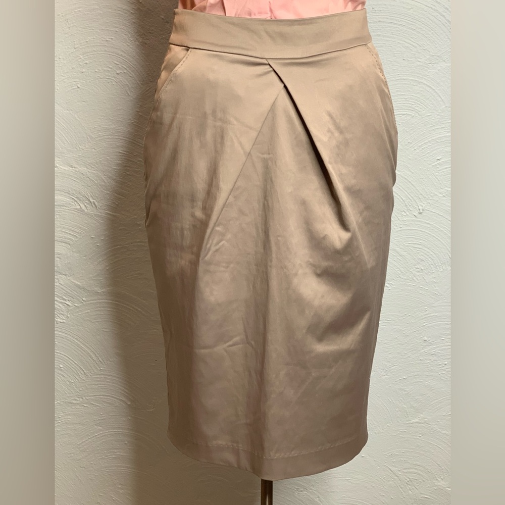Pleated sateen pencil skirt